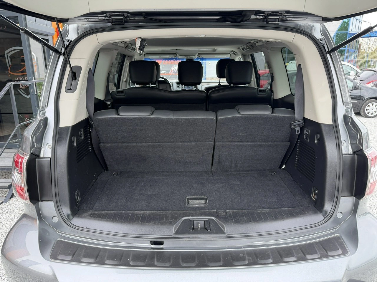 Nissan Armada - Zdjęcie 37