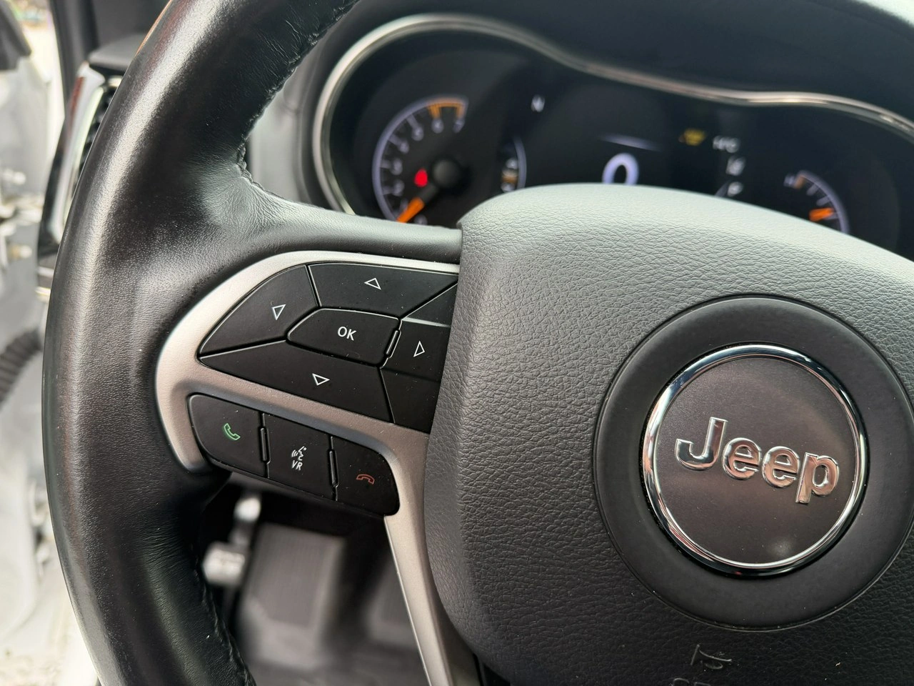 Jeep Grand Cherokee - Zdjęcie 15