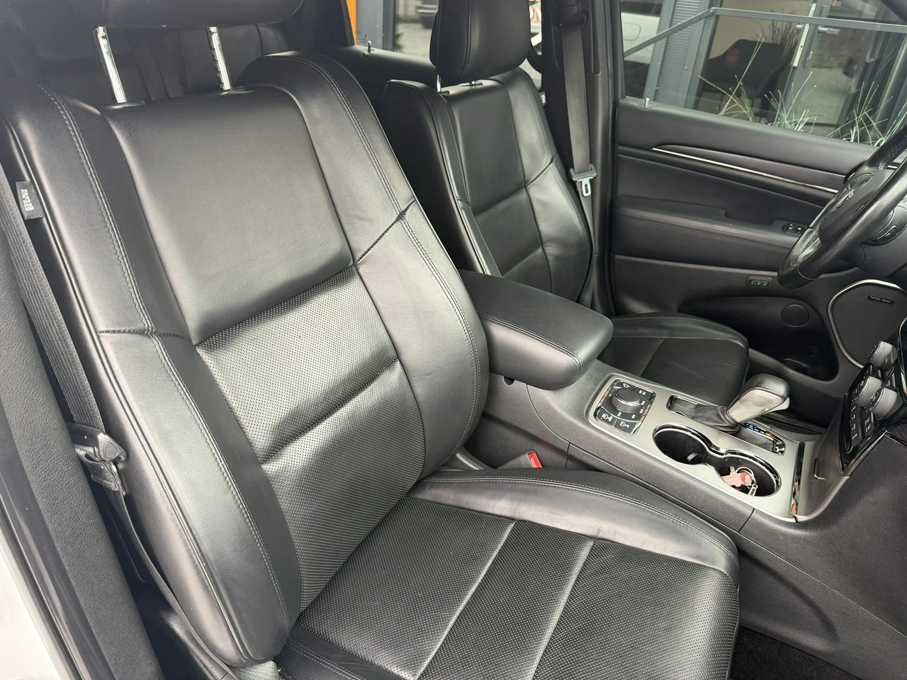 Jeep Grand Cherokee - Zdjęcie 25