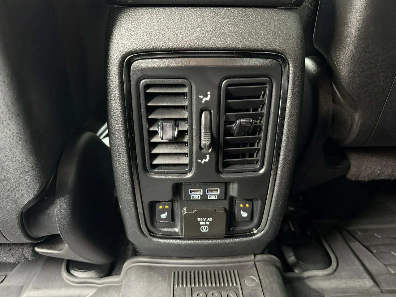 Jeep Grand Cherokee - Zdjęcie 31