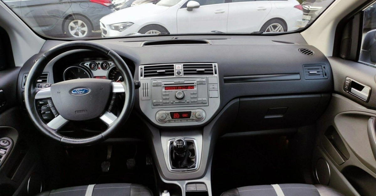 Ford Kuga - Zdjęcie 5