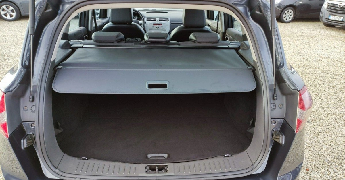 Ford Kuga - Zdjęcie 8