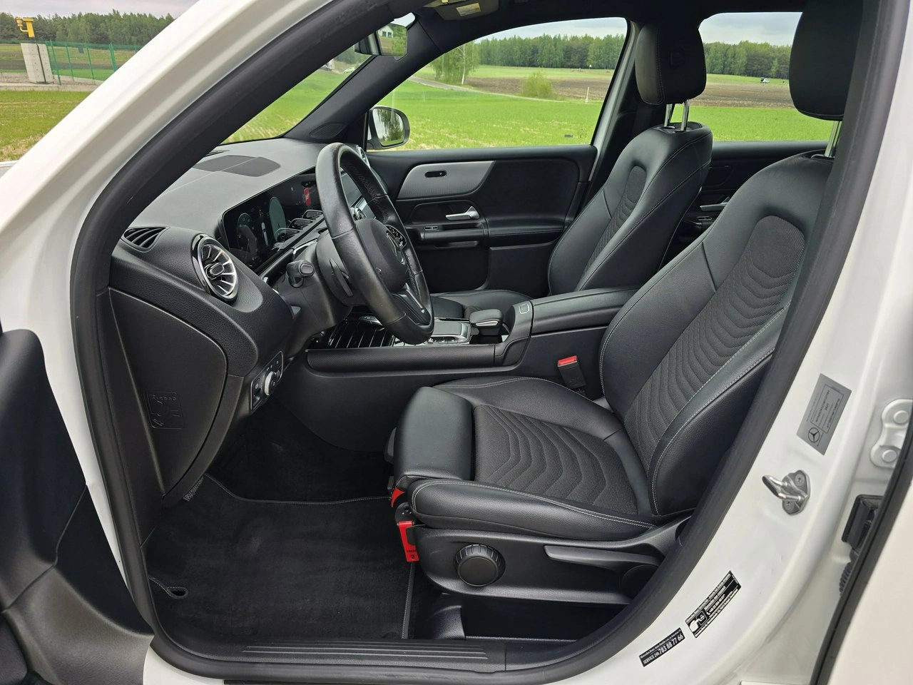 Mercedes GLB - Zdjęcie 10