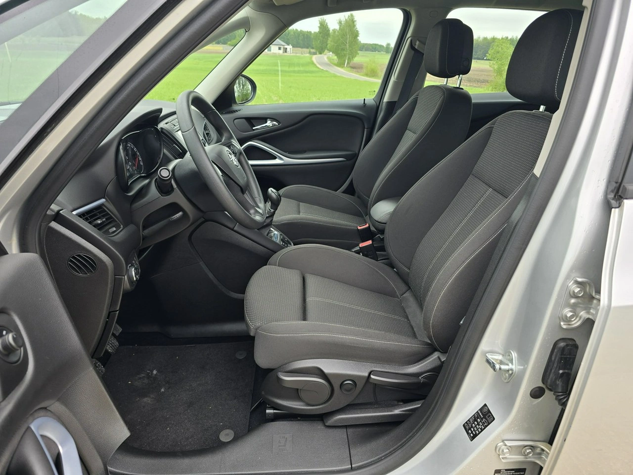Opel Zafira - Zdjęcie 9