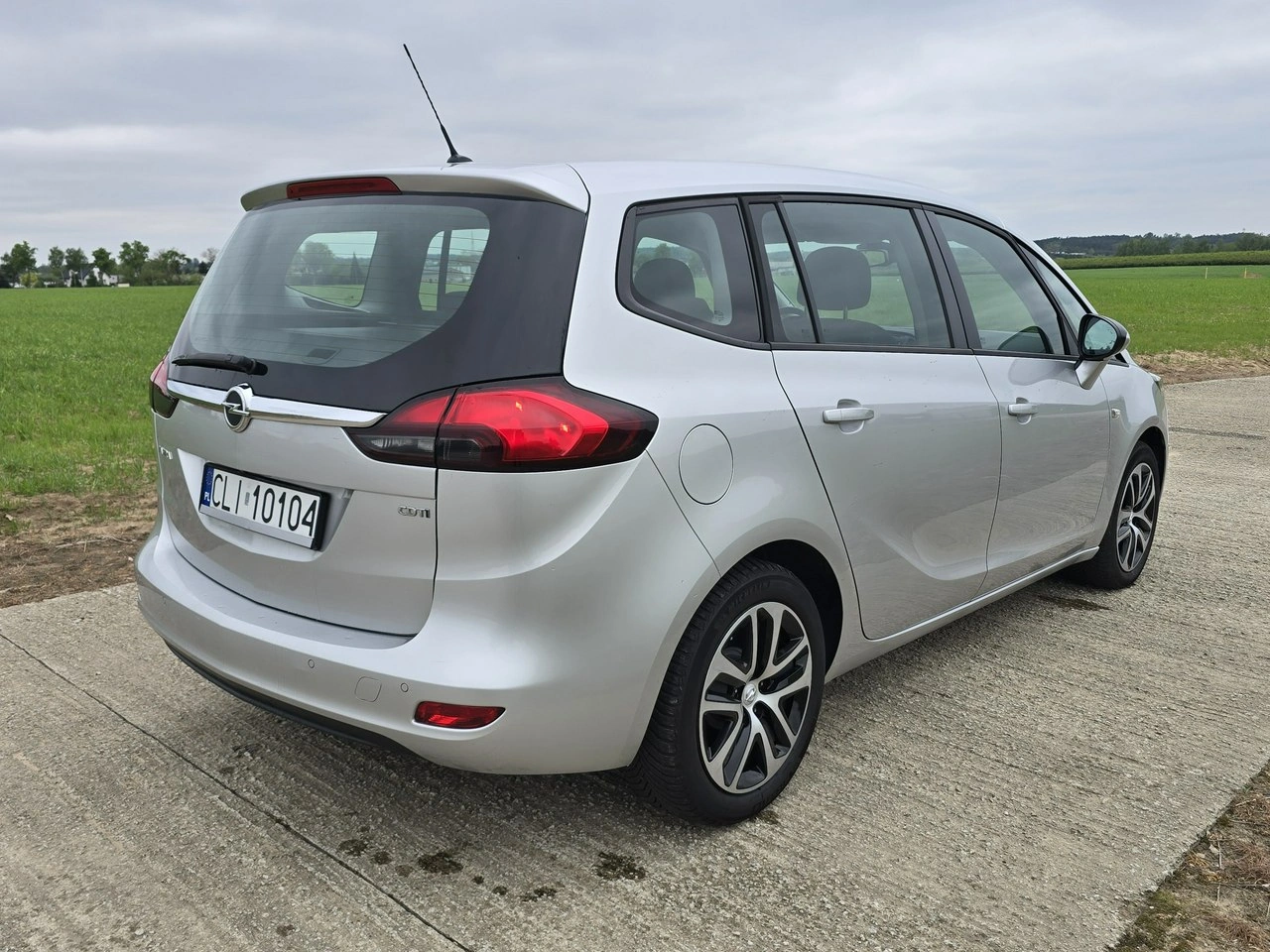 Opel Zafira - Zdjęcie 4