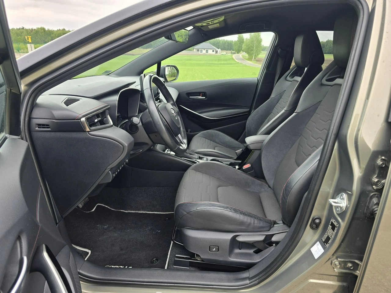 Toyota Corolla - Zdjęcie 12