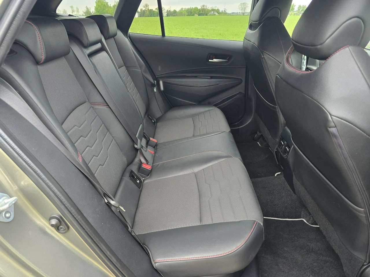 Toyota Corolla - Zdjęcie 18