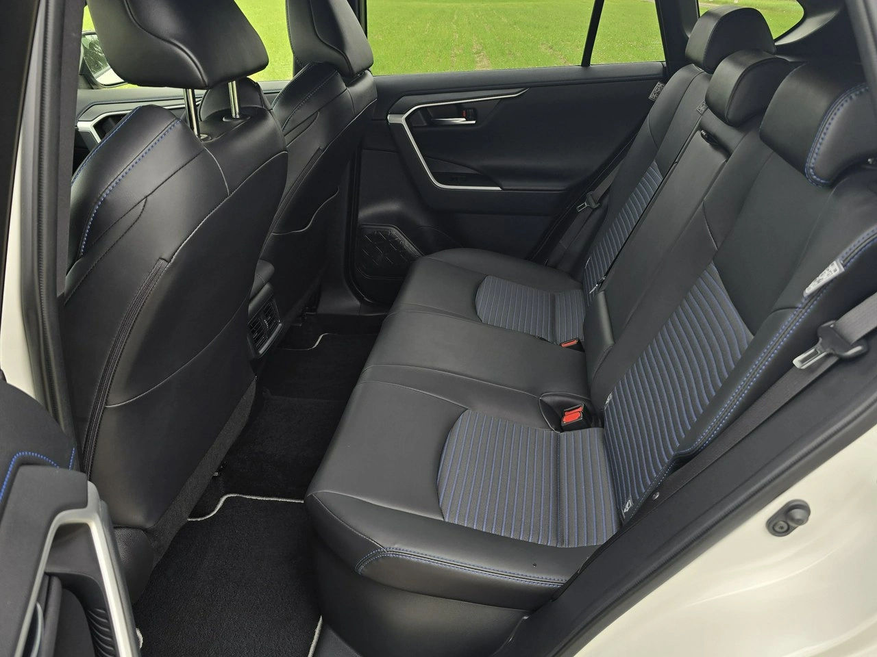 Toyota RAV-4 - Zdjęcie 13