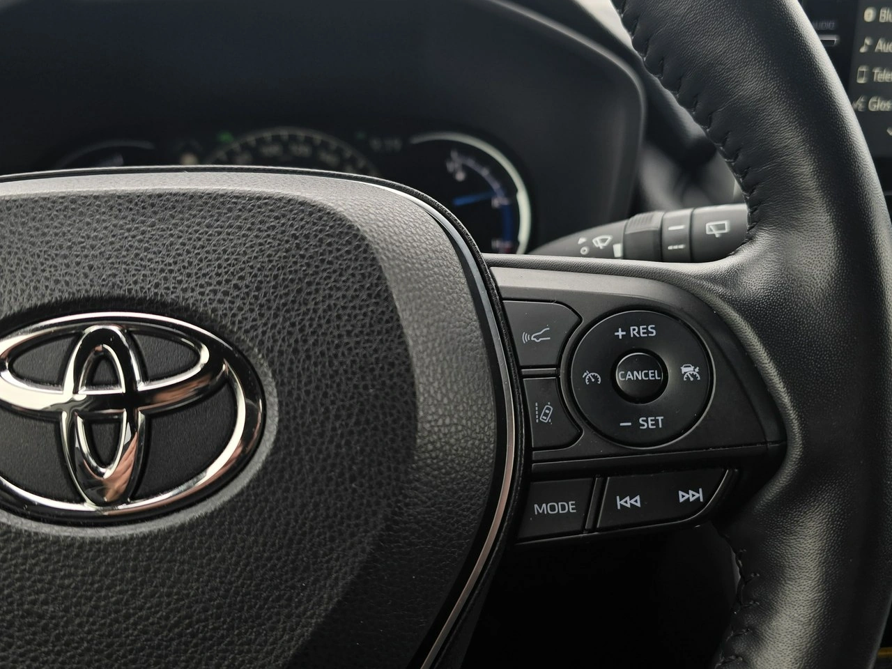 Toyota RAV-4 - Zdjęcie 18