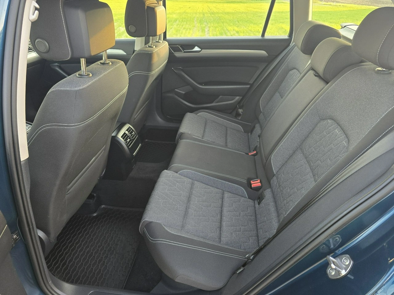 Volkswagen Passat - Zdjęcie 13