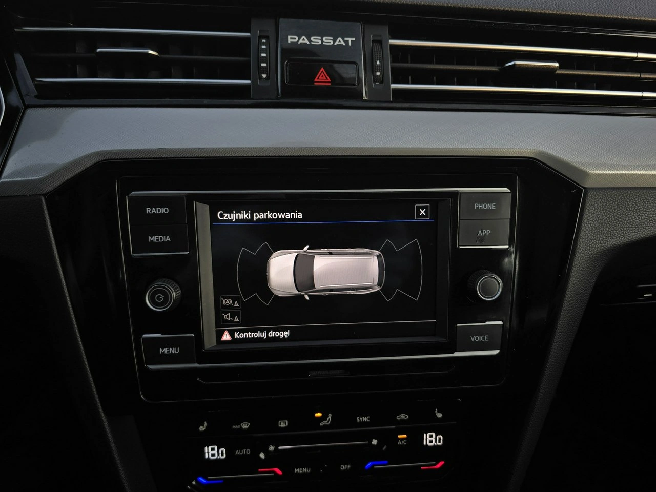 Volkswagen Passat - Zdjęcie 18