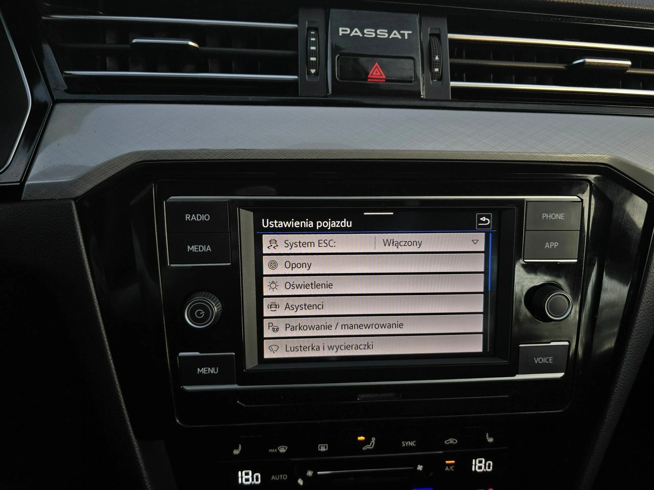 Volkswagen Passat - Zdjęcie 22