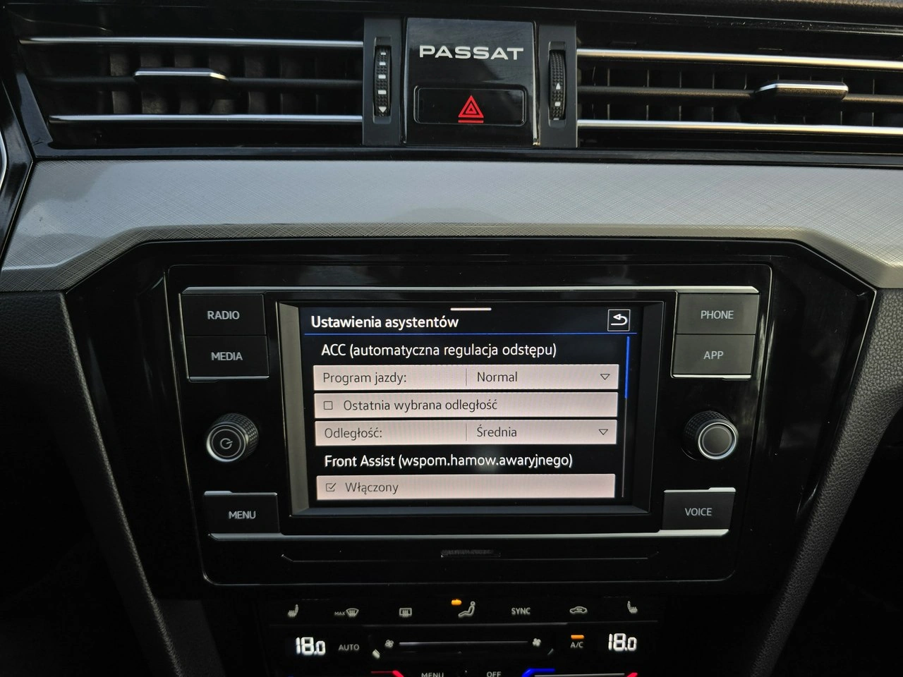 Volkswagen Passat - Zdjęcie 23