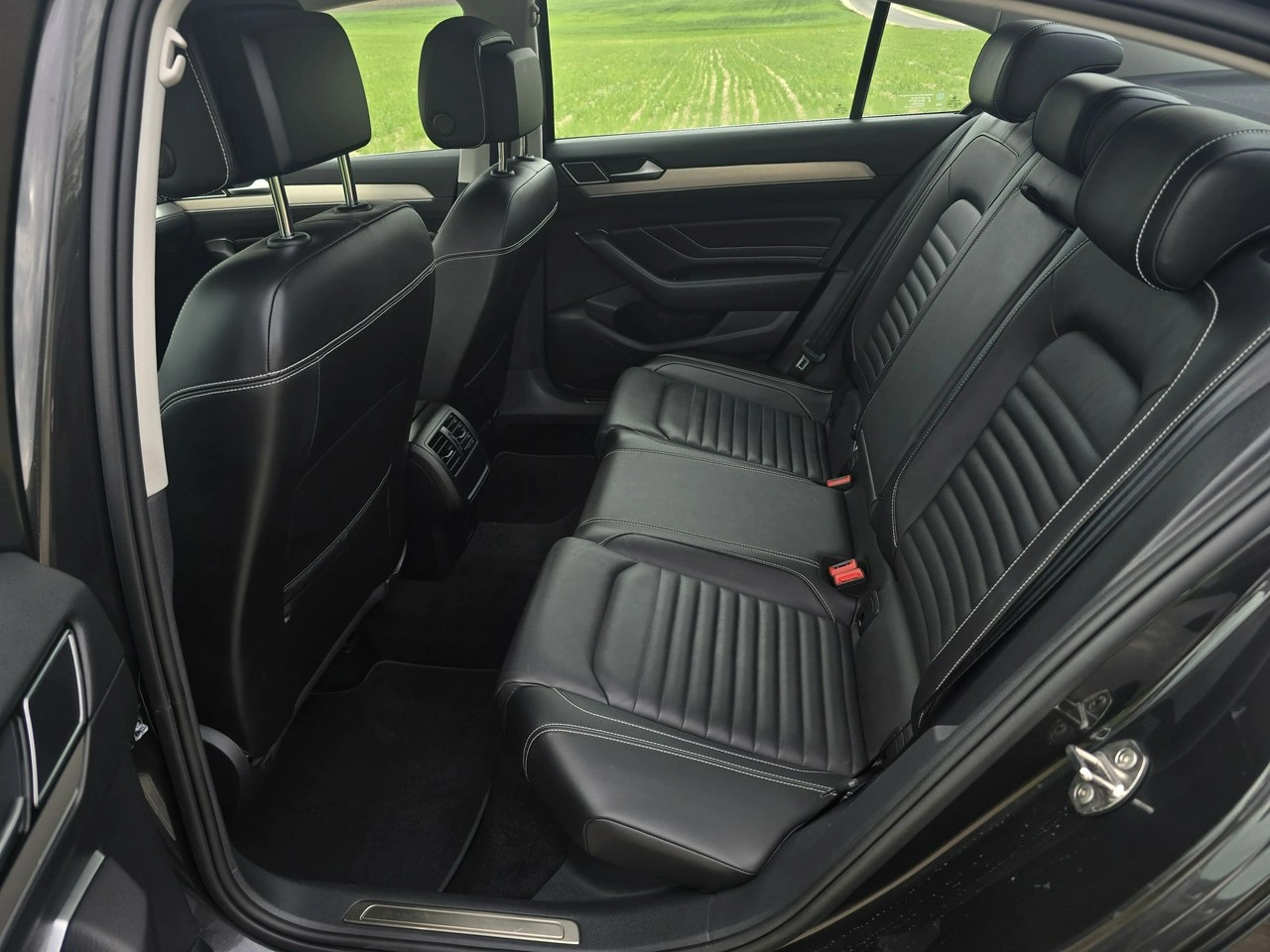 Volkswagen Passat - Zdjęcie 15