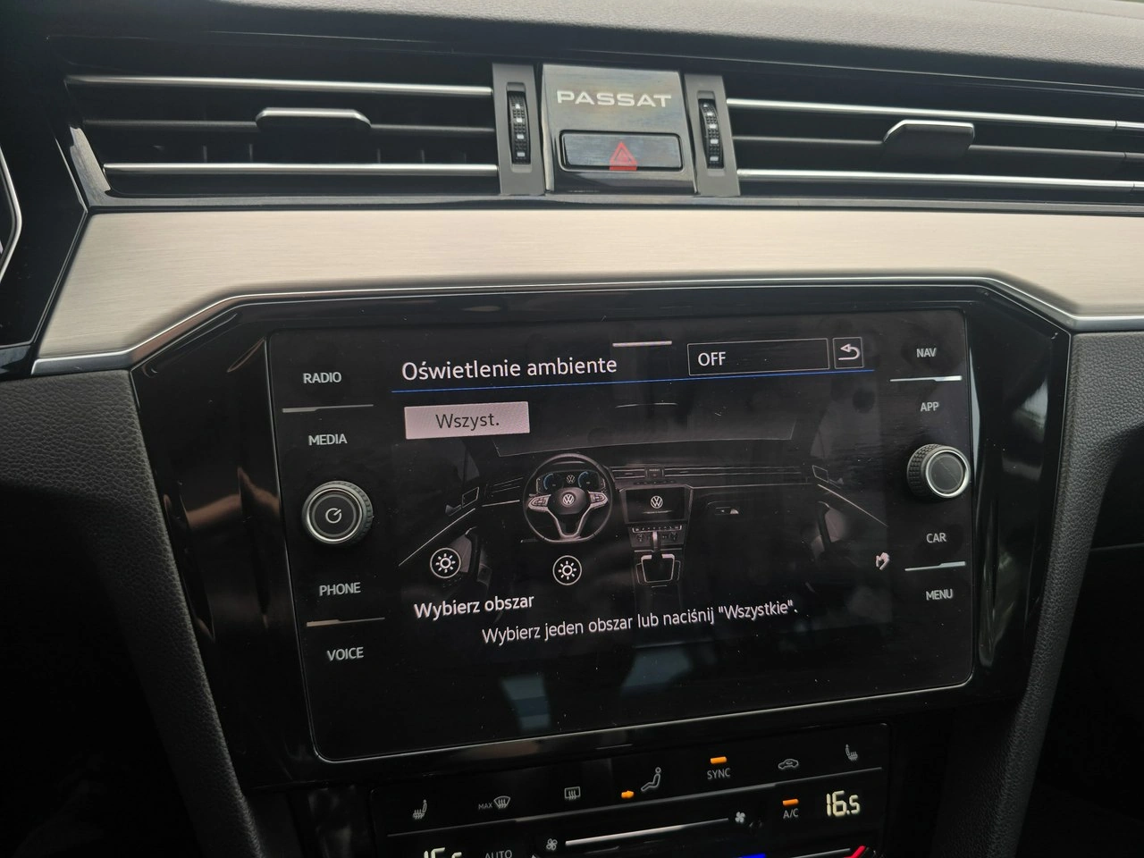 Volkswagen Passat - Zdjęcie 24