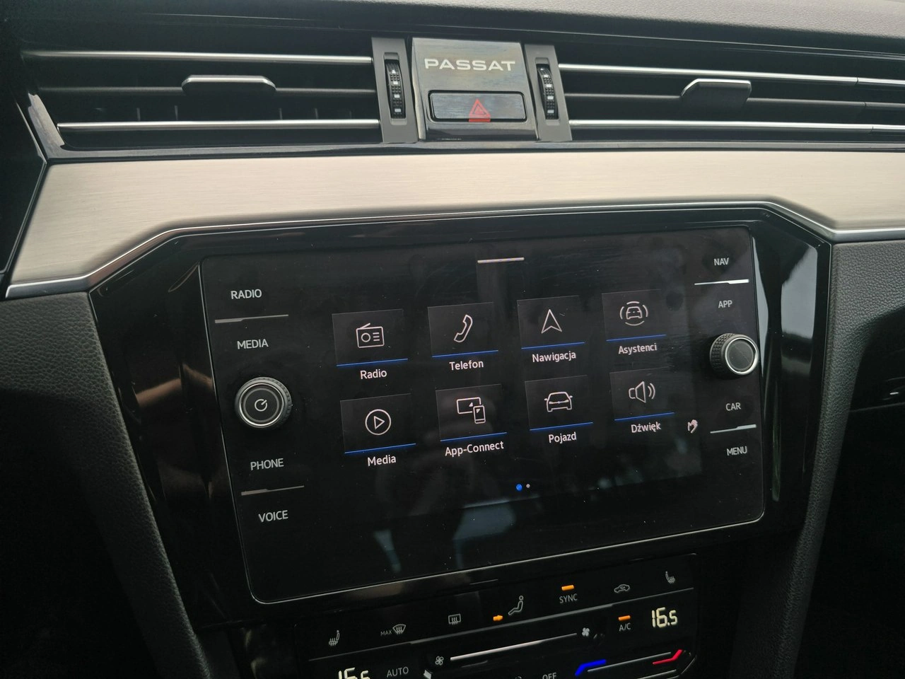Volkswagen Passat - Zdjęcie 27