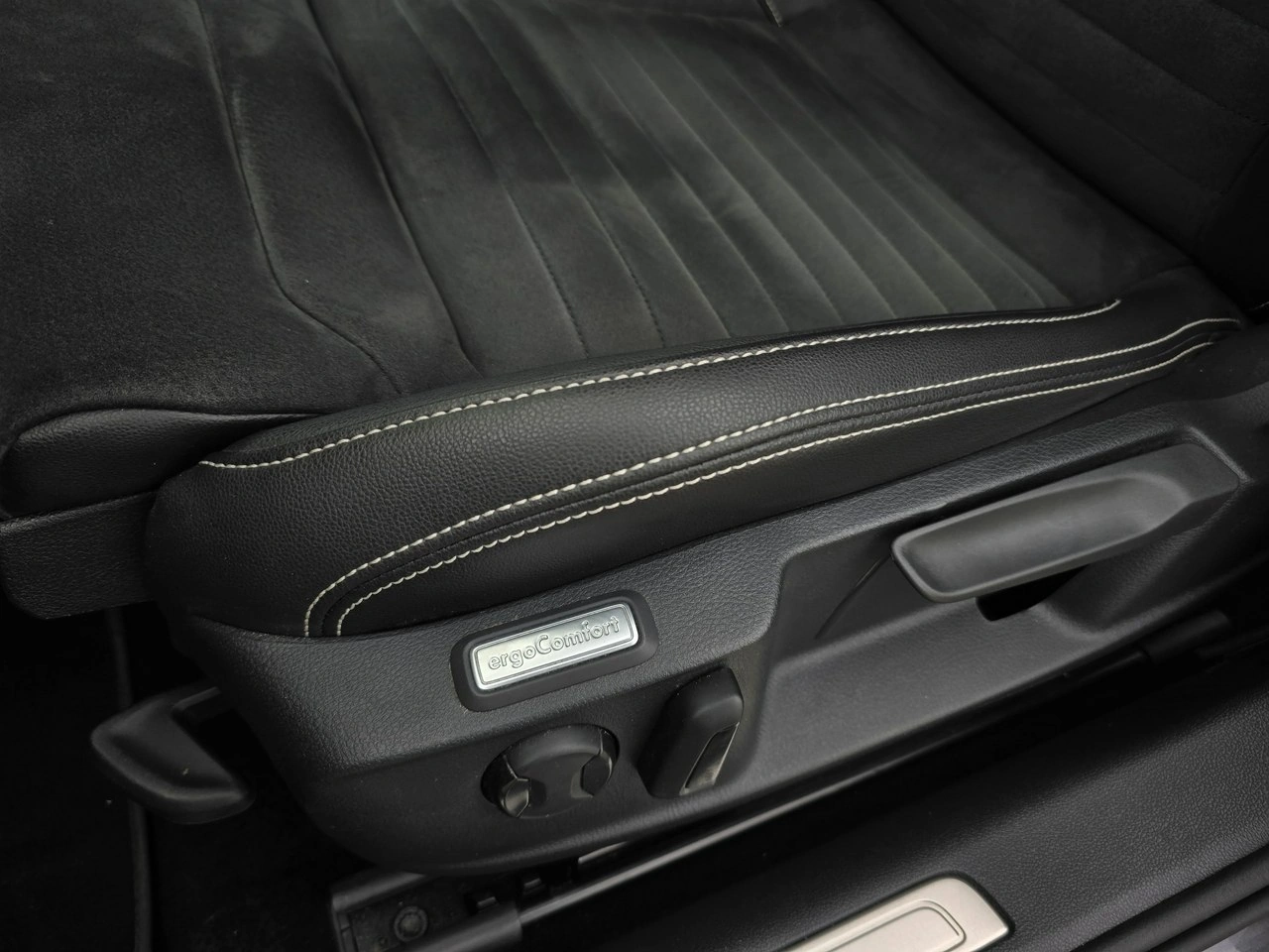 Volkswagen Passat - Zdjęcie 11