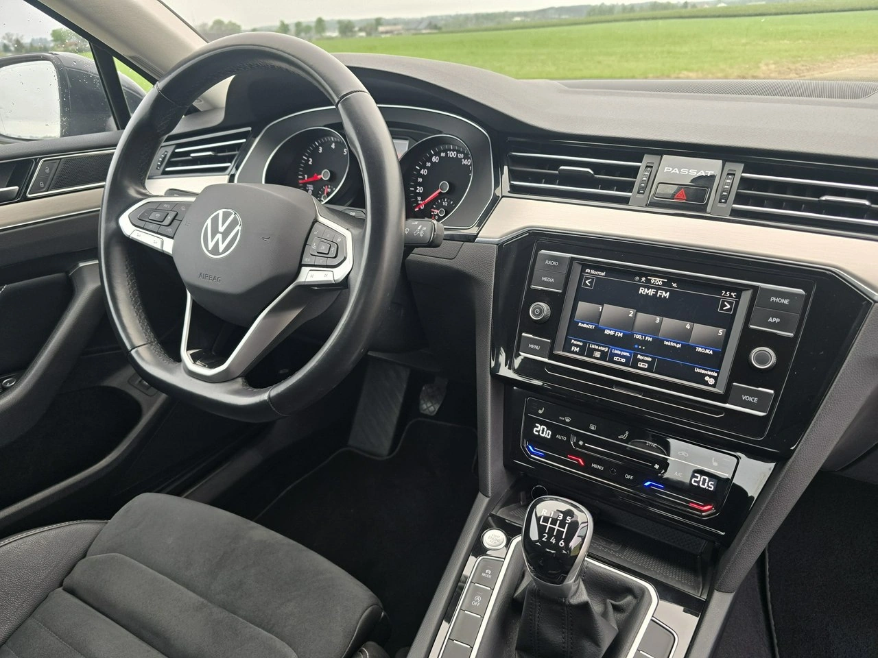 Volkswagen Passat - Zdjęcie 14