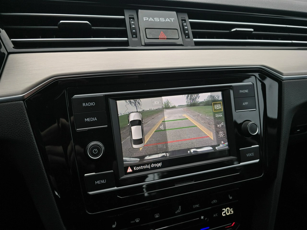 Volkswagen Passat - Zdjęcie 21