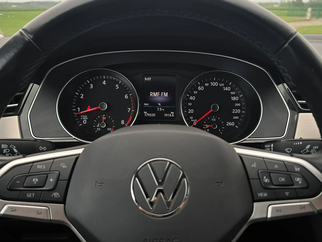Volkswagen Passat - Zdjęcie 26