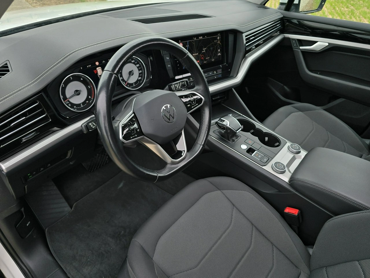 Volkswagen Touareg - Zdjęcie 13
