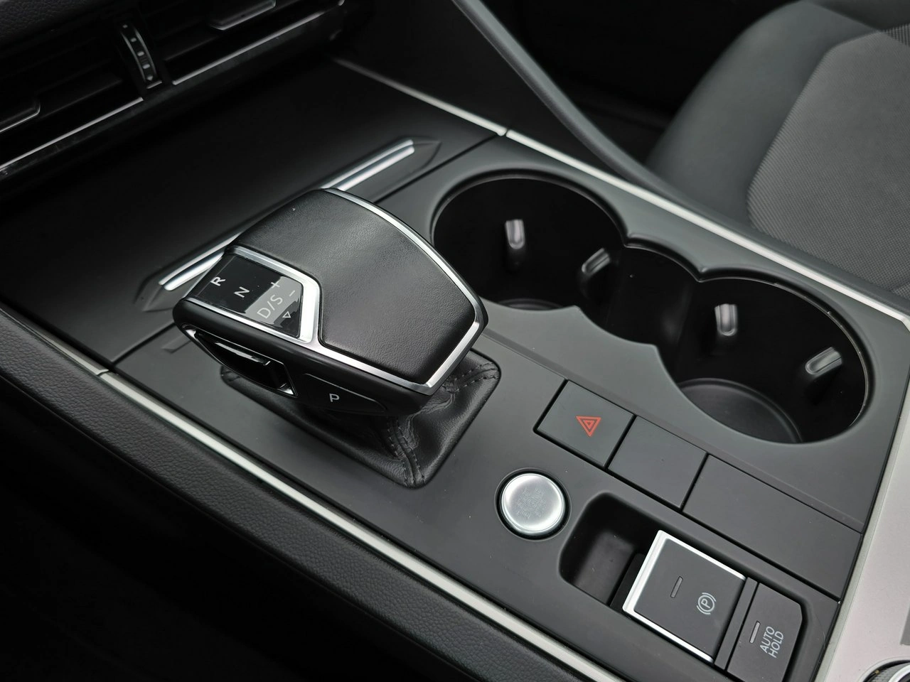 Volkswagen Touareg - Zdjęcie 30