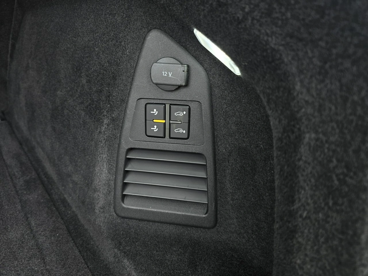 Volkswagen Touareg - Zdjęcie 37