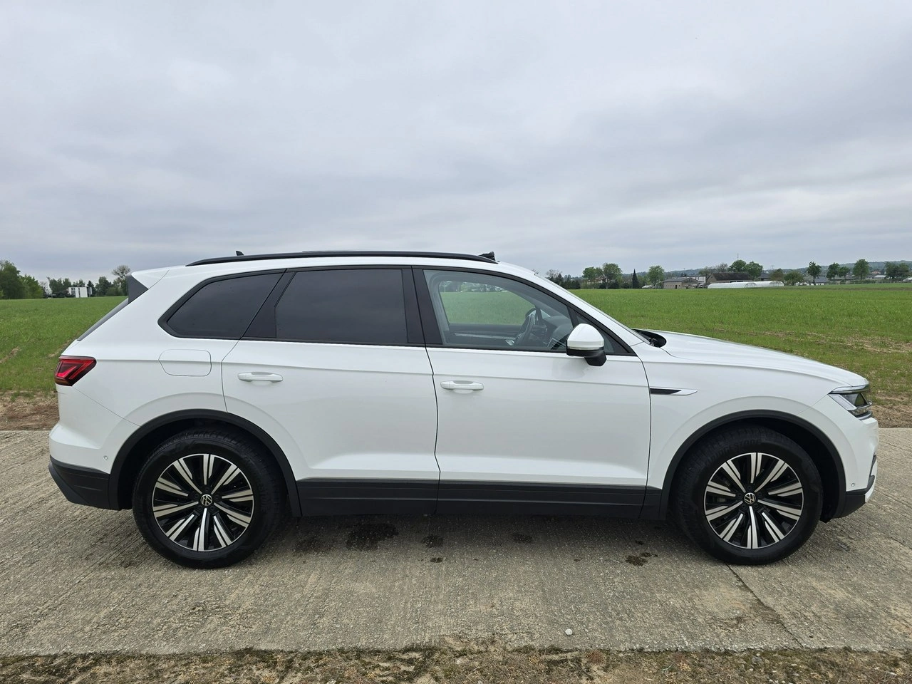 Volkswagen Touareg - Zdjęcie 4