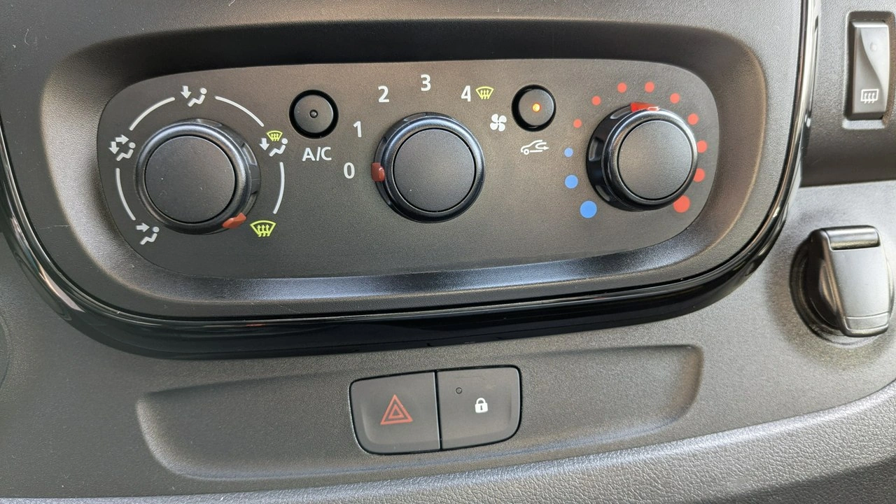 Opel Vivaro - Zdjęcie 20