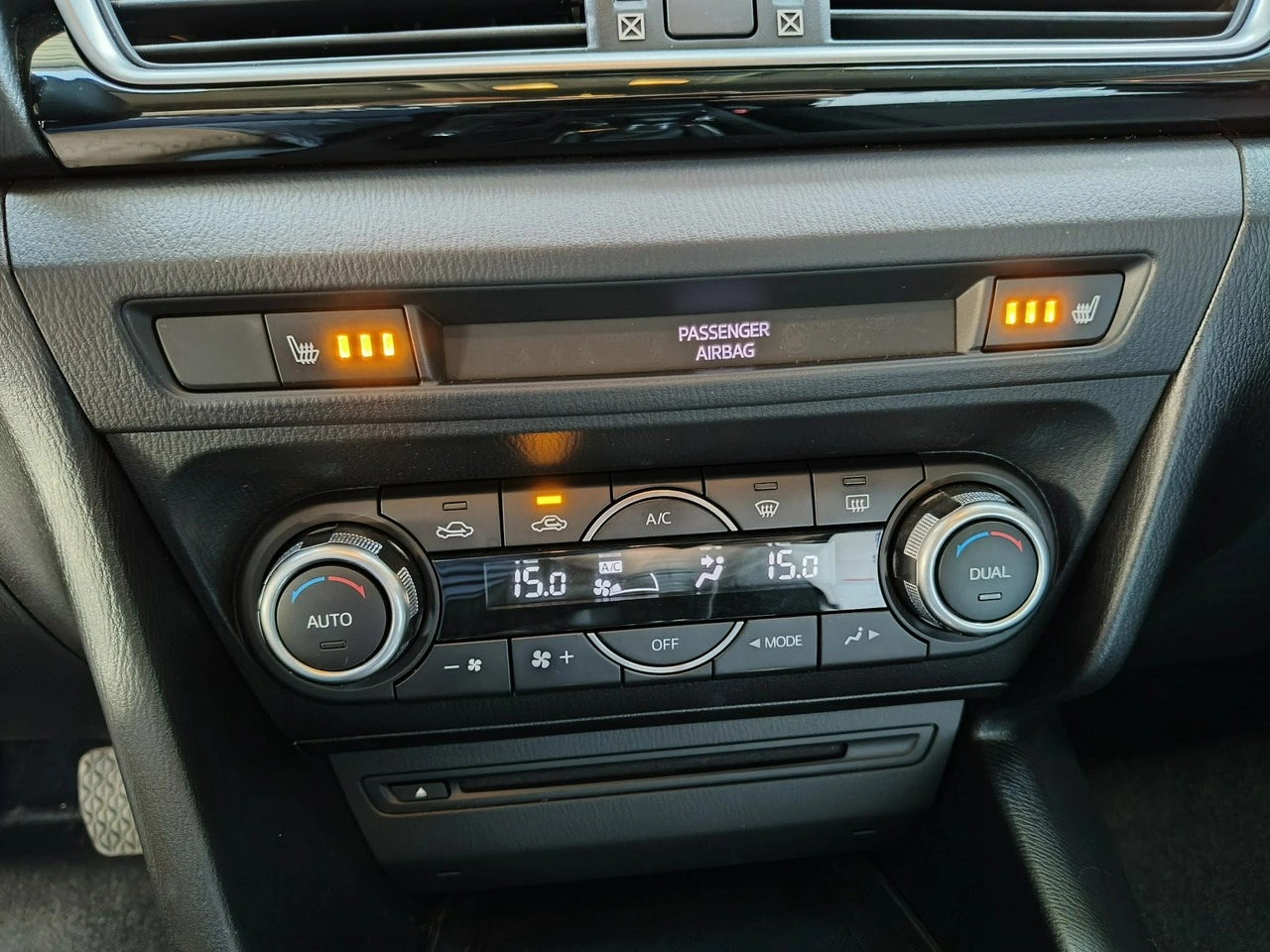 Mazda 3 - Zdjęcie 25