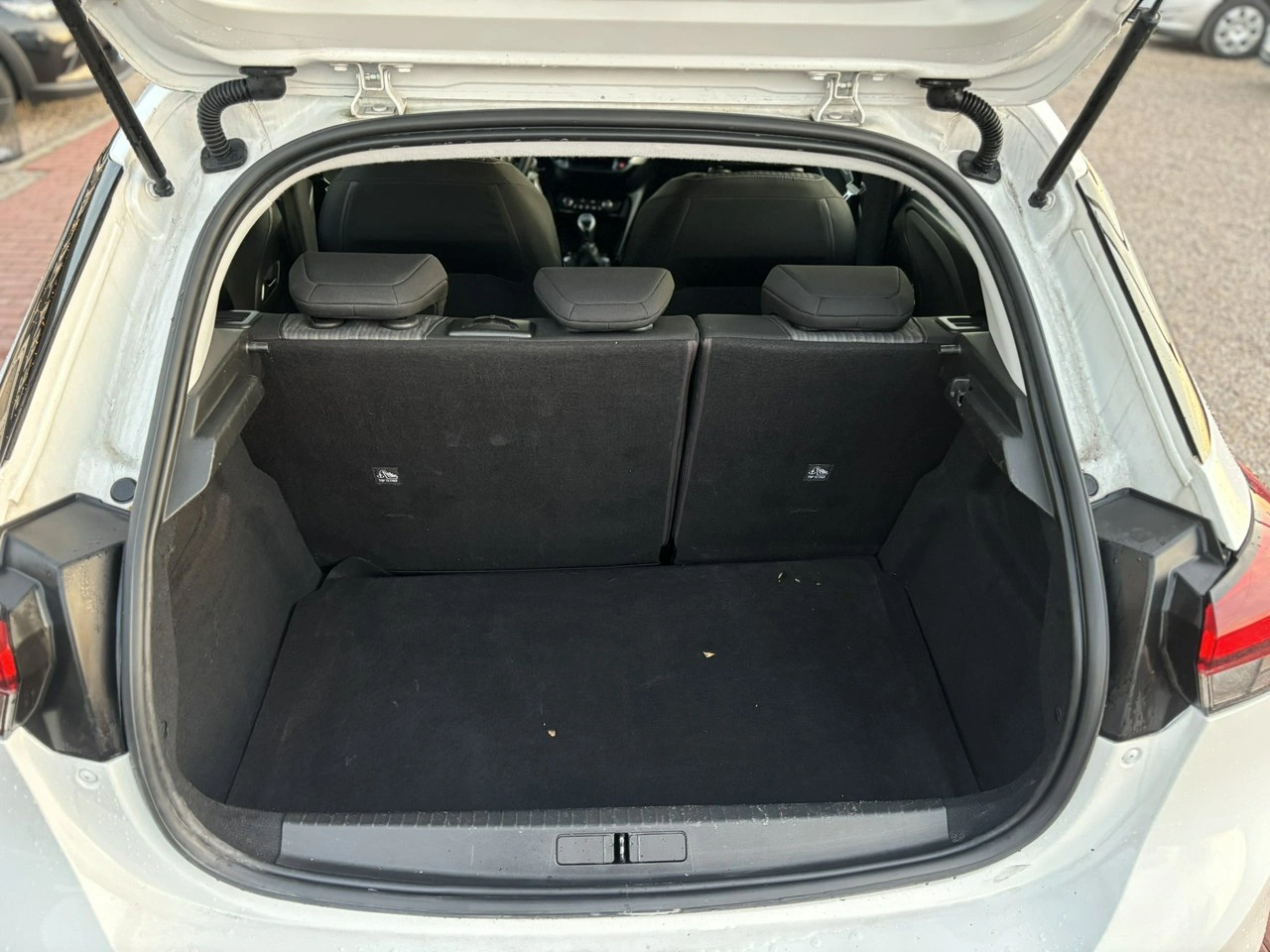 Opel Corsa - Zdjęcie 22