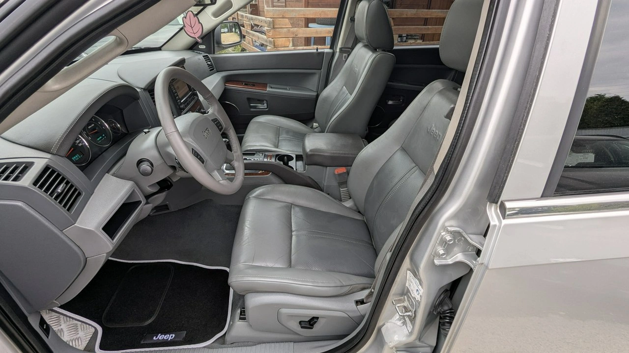 Jeep Grand Cherokee - Zdjęcie 13
