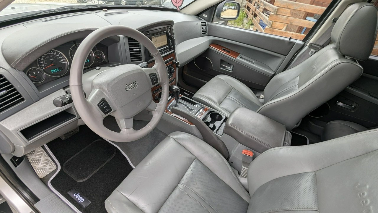 Jeep Grand Cherokee - Zdjęcie 14
