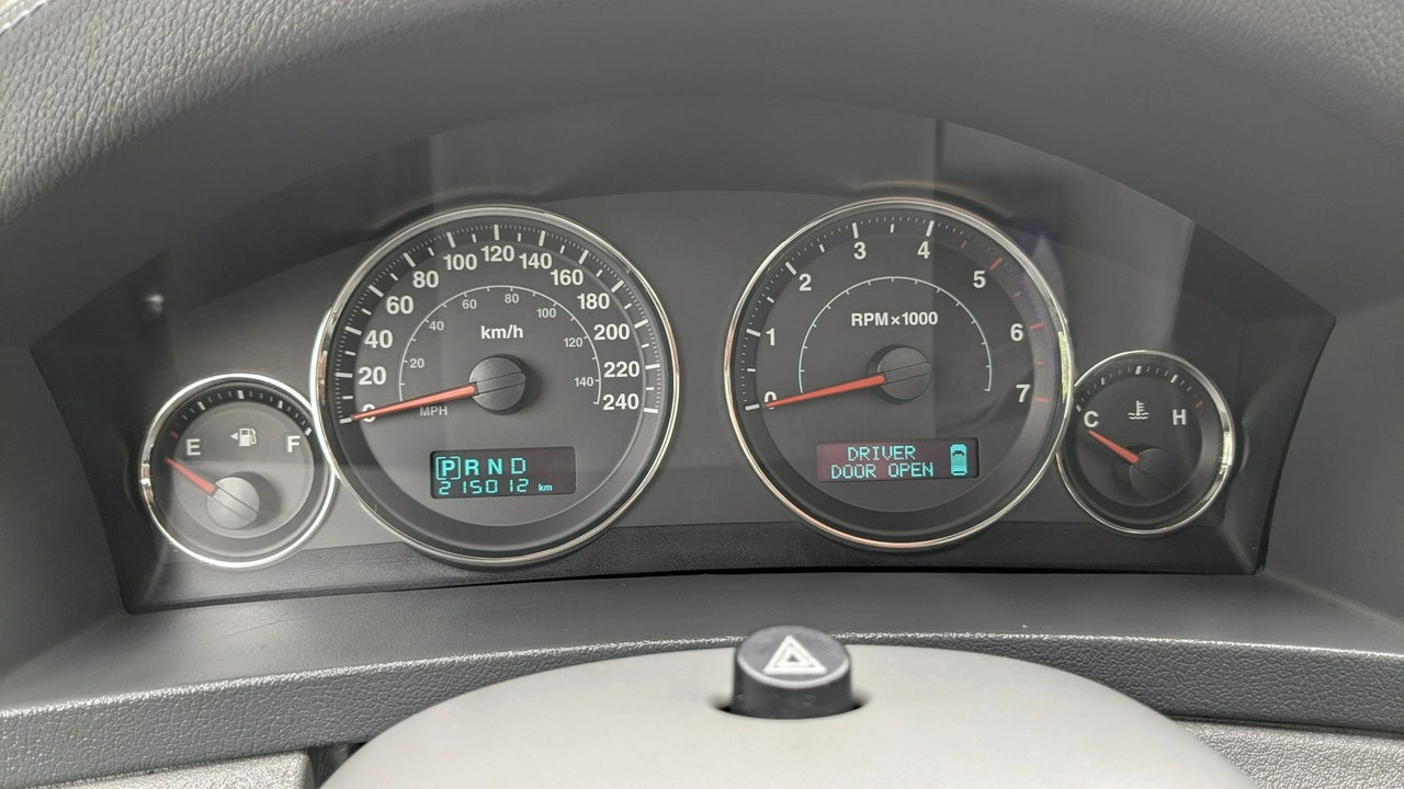 Jeep Grand Cherokee - Zdjęcie 21