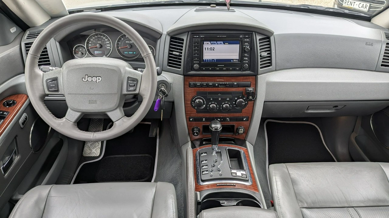 Jeep Grand Cherokee - Zdjęcie 24