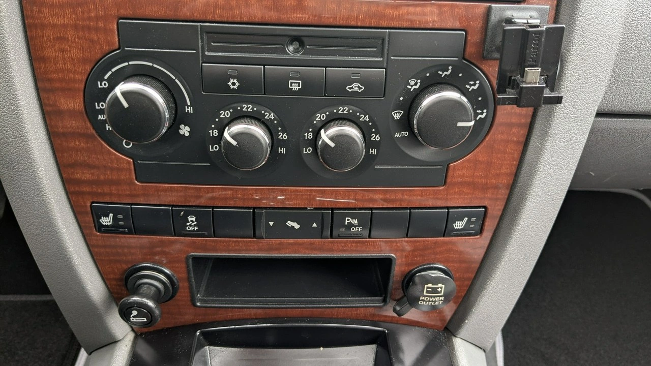 Jeep Grand Cherokee - Zdjęcie 29