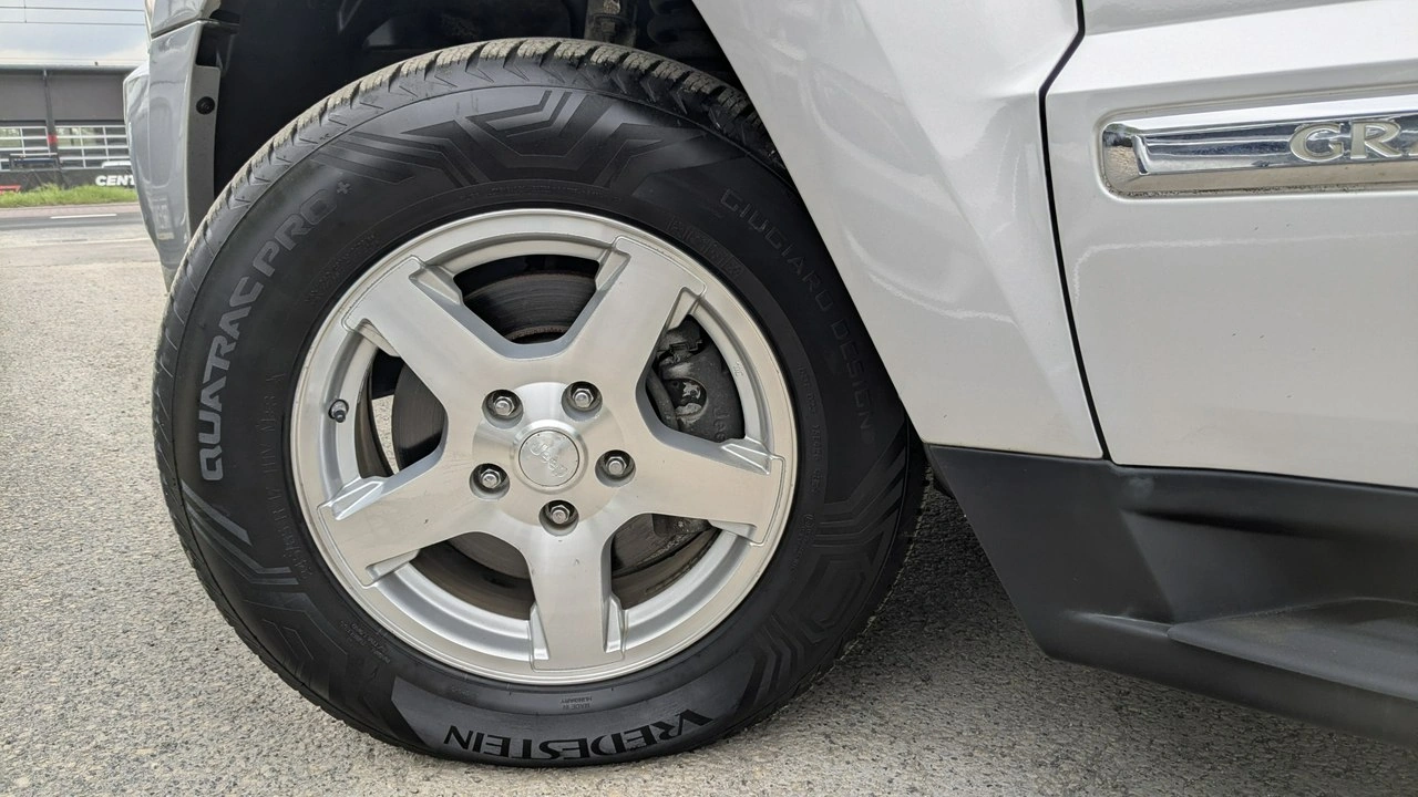 Jeep Grand Cherokee - Zdjęcie 38