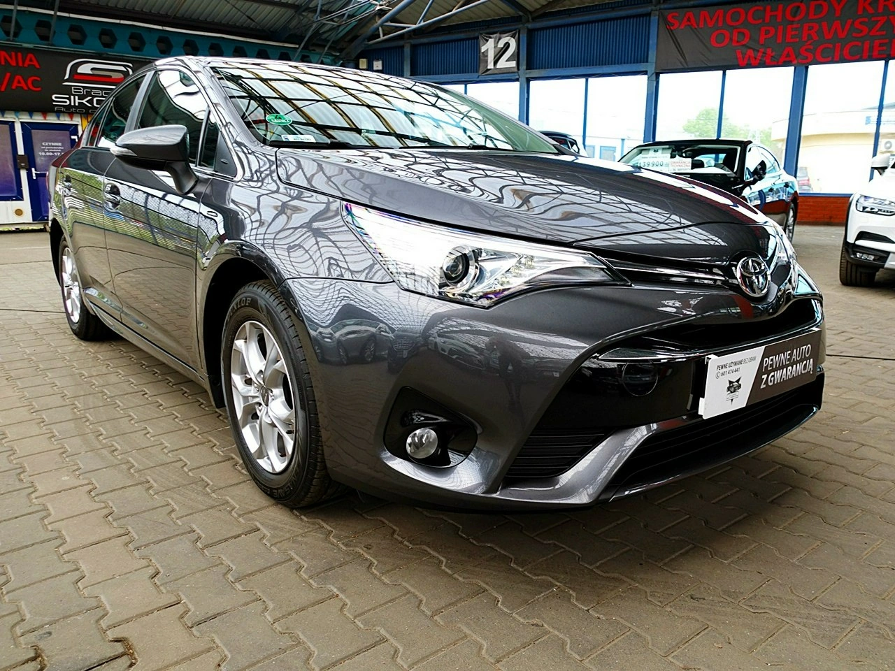 Toyota Avensis - Zdjęcie 47