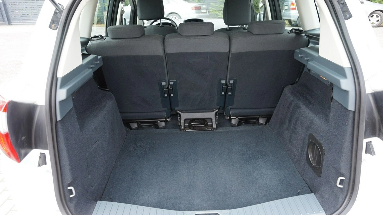 Ford C-MAX - Zdjęcie 11