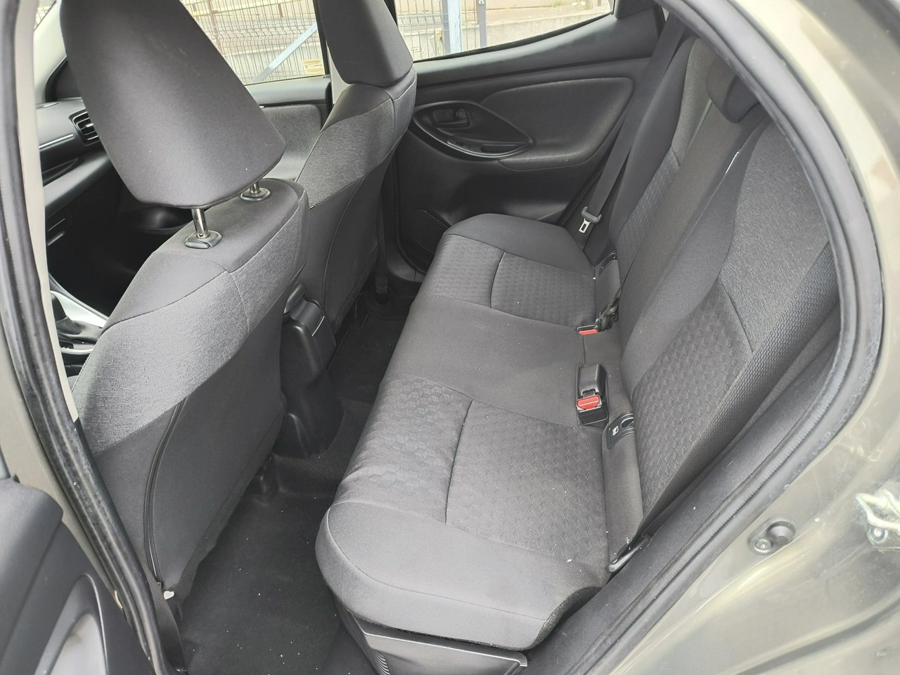 Toyota Yaris - Zdjęcie 9