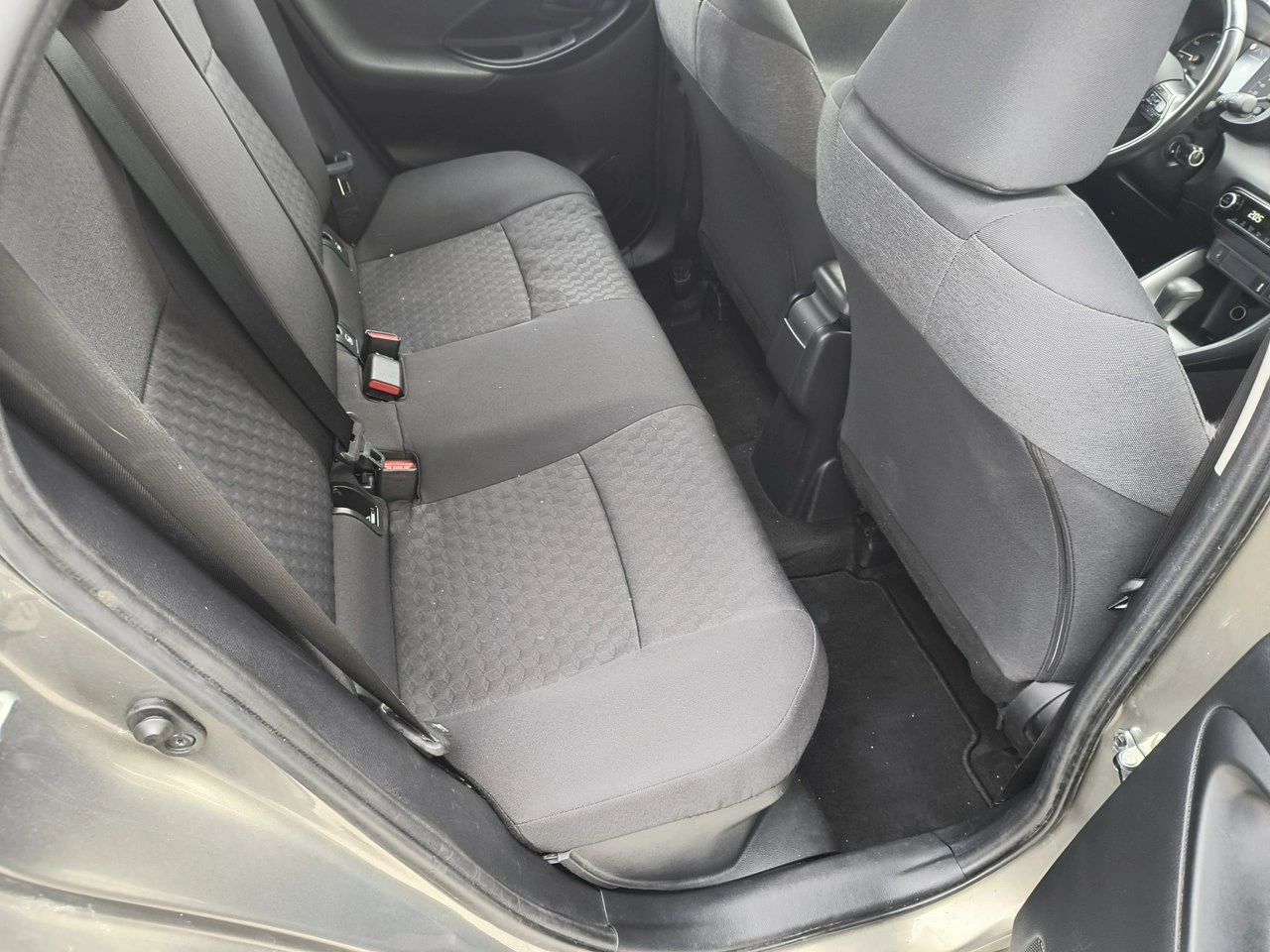 Toyota Yaris - Zdjęcie 11