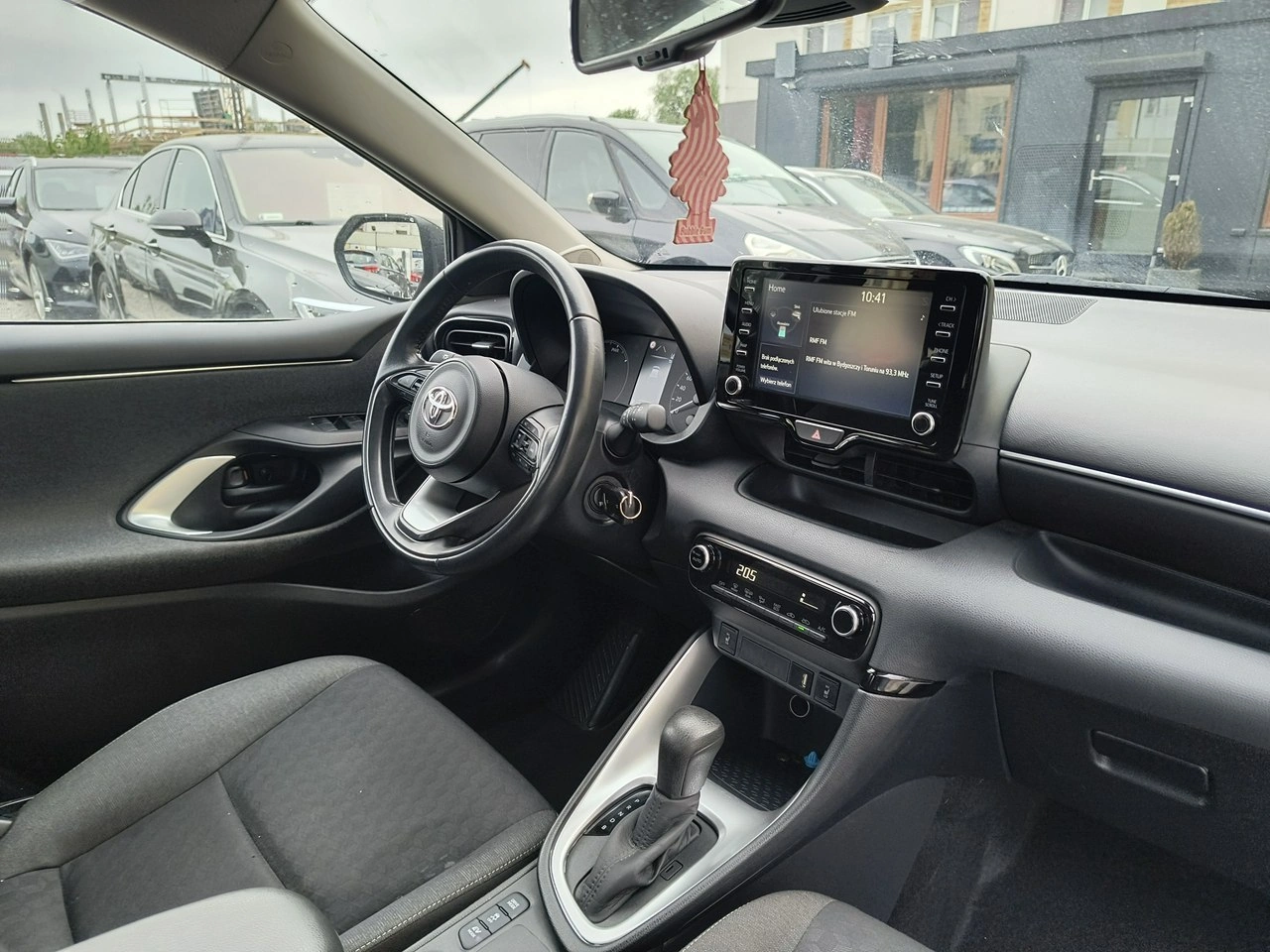 Toyota Yaris - Zdjęcie 14