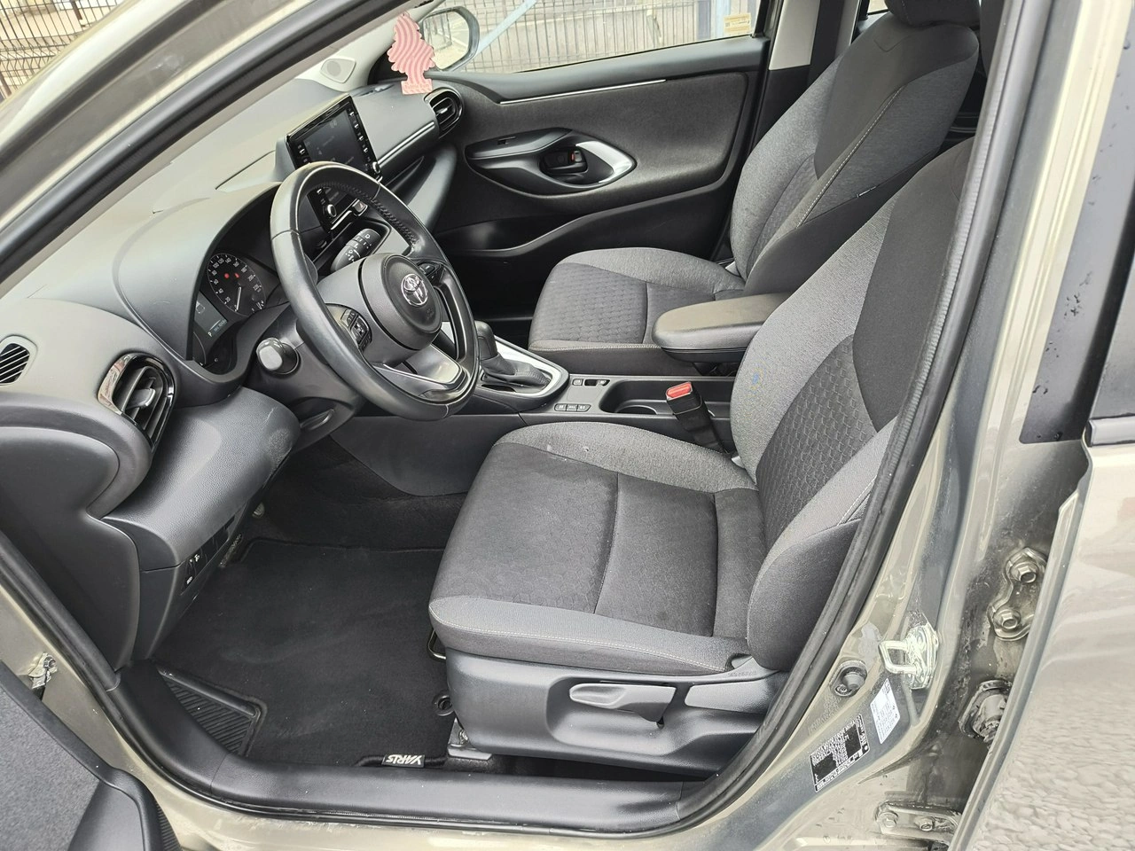 Toyota Yaris - Zdjęcie 7