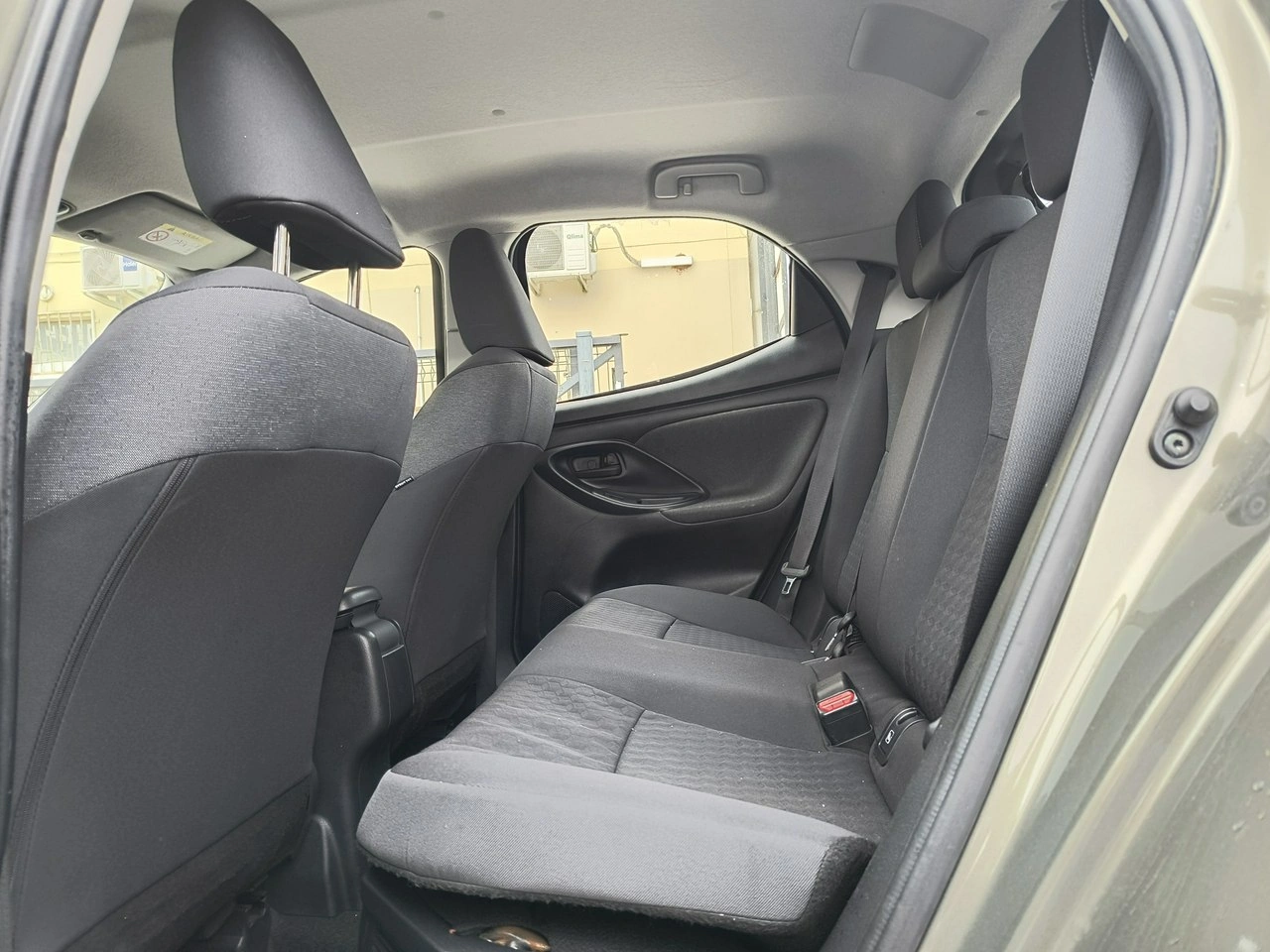 Toyota Yaris - Zdjęcie 8