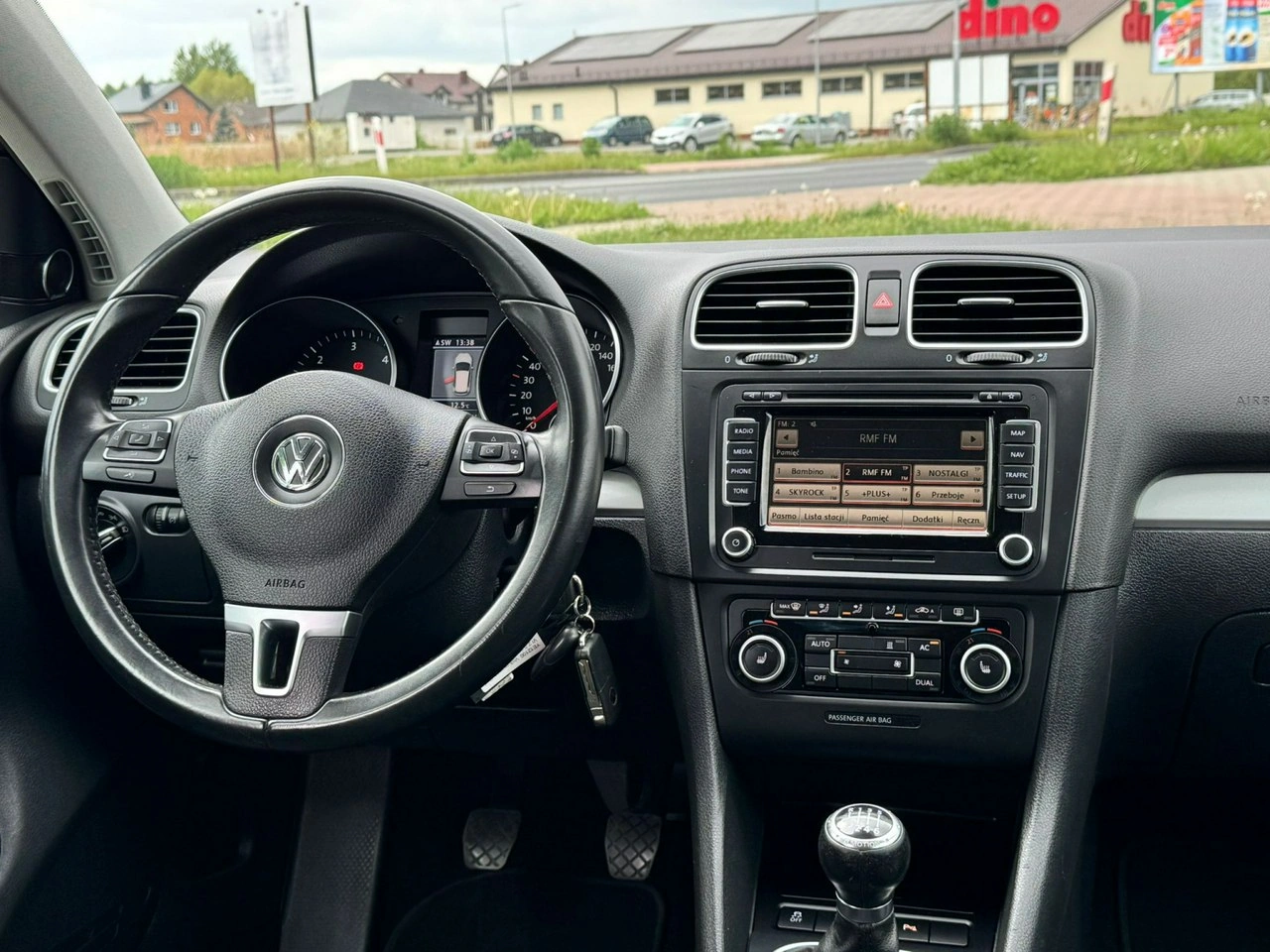 Volkswagen Golf - Zdjęcie 20