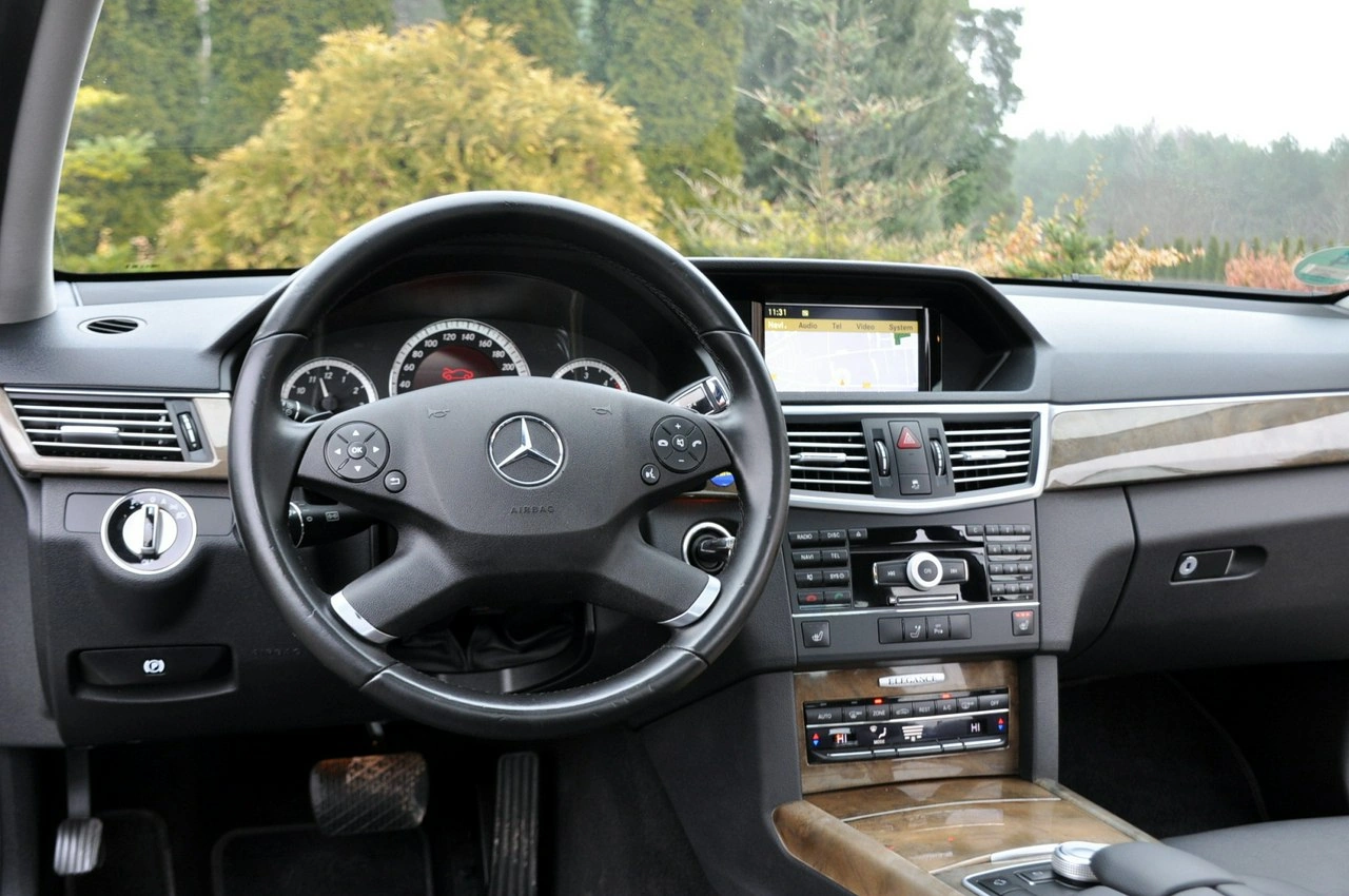 Mercedes E 350 - Zdjęcie 30