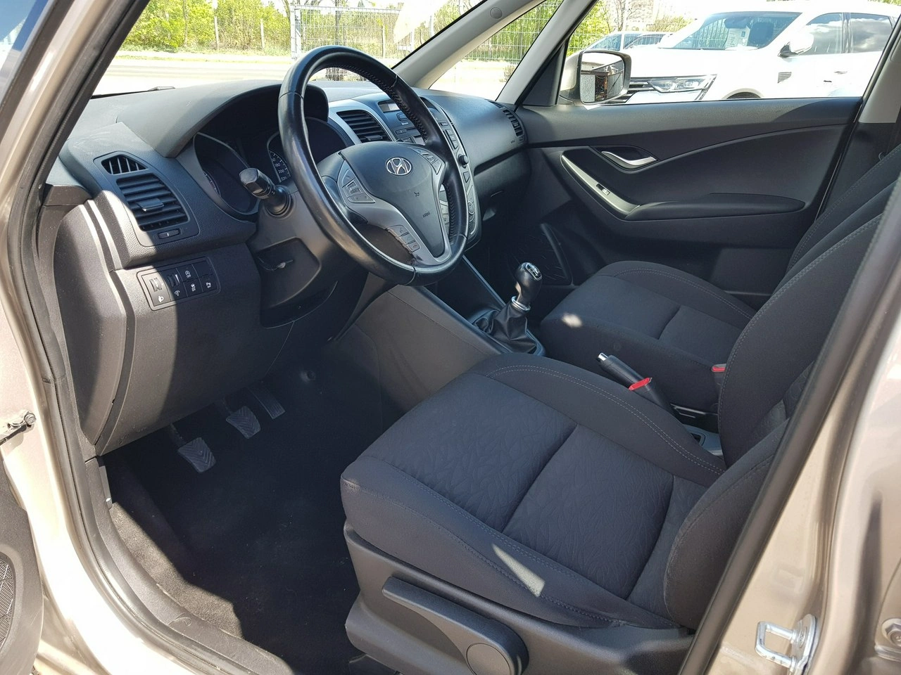Hyundai ix20 - Zdjęcie 9
