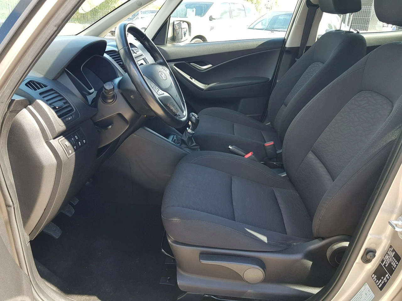 Hyundai ix20 - Zdjęcie 8