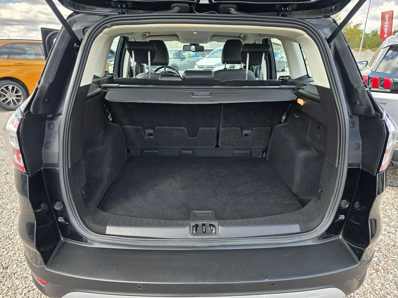 Ford Kuga - Zdjęcie 21