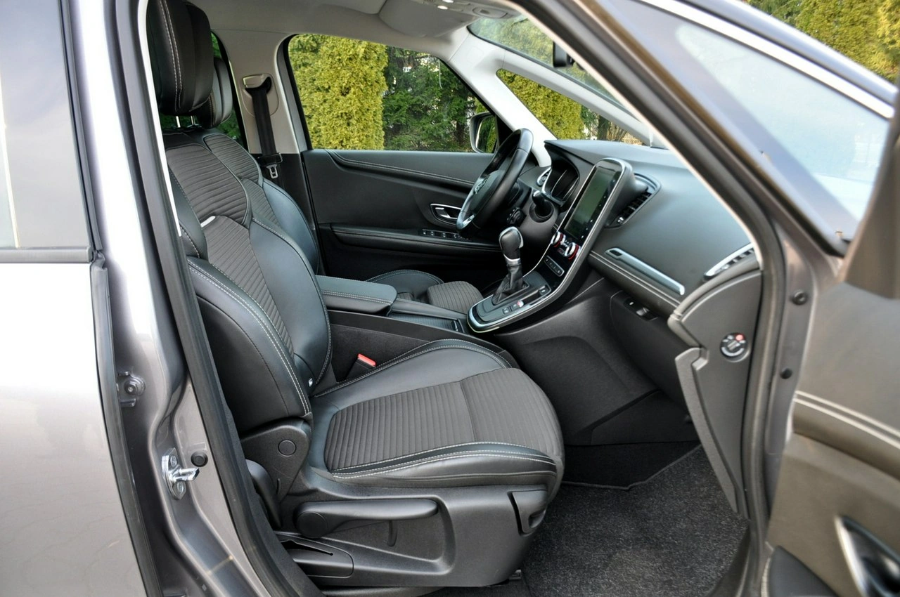 Renault Grand Scenic - Zdjęcie 16